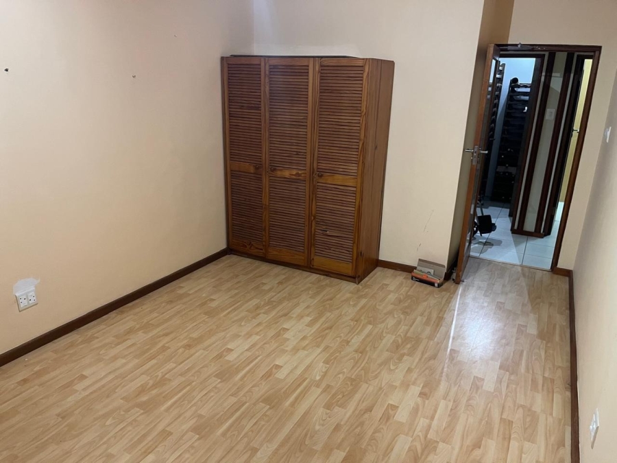 To Let 4 Bedroom Property for Rent in Big Bay Western Cape
